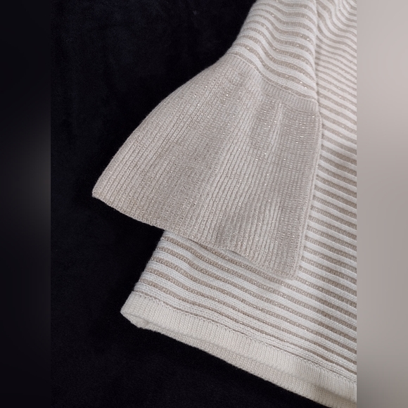 Sweater - Picture 7 of 12